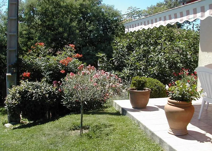 Au Bouzigues 펜션 Monlaur-Bernet